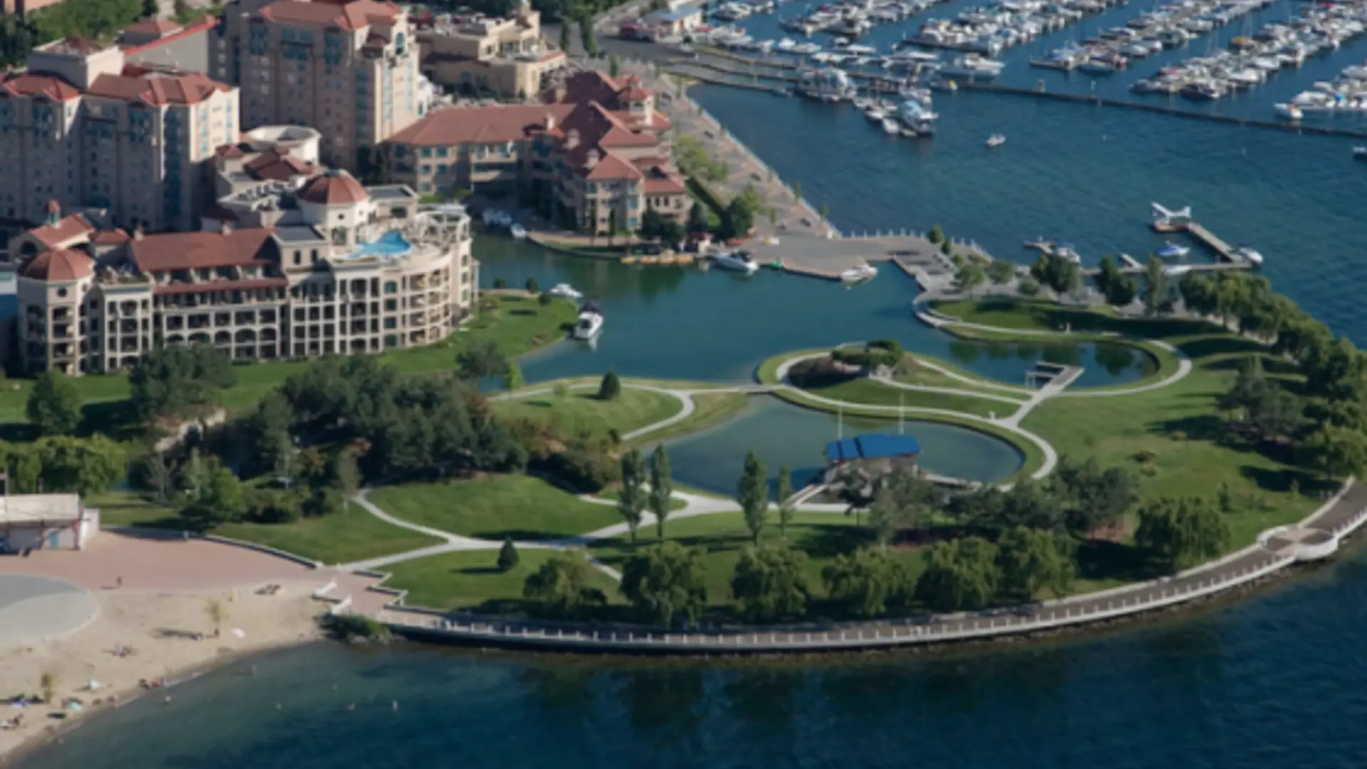Kelowna Luxury Golf And Wine Tour